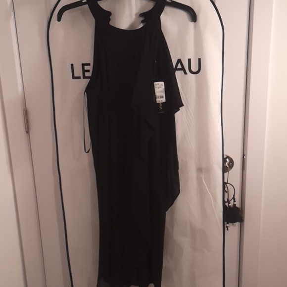 Le château dress - Picture 1 of 6